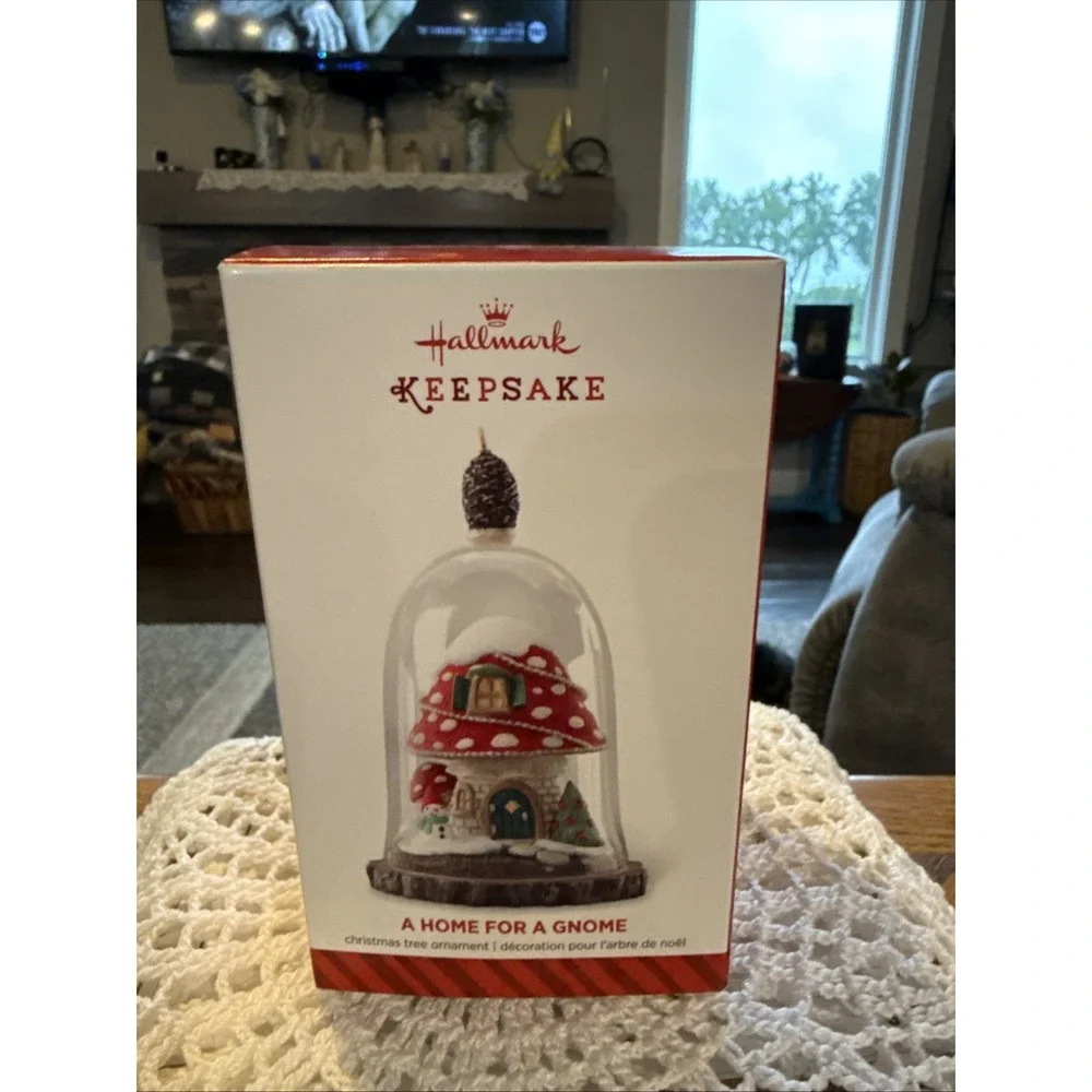 Hallmark Keepsake Ornament A Home for a Gnome 2014 Mushroom House Dome